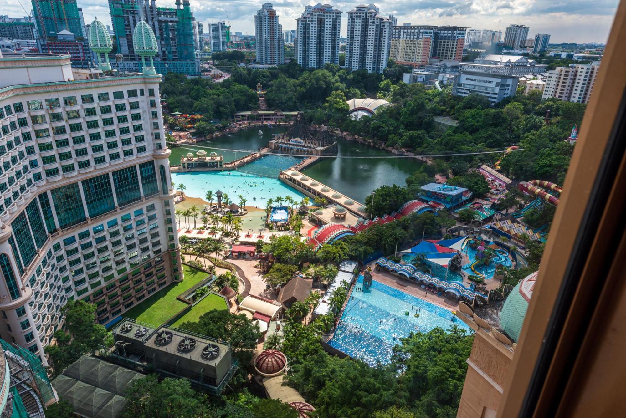 Lagoon View 6Pax Homestay At Sunway Resort Suites Petaling Jaya Exterior photo